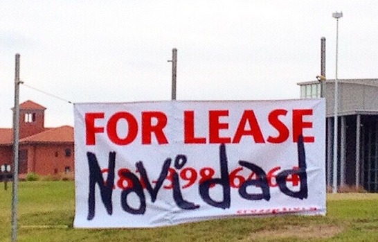 [For Lease Navidad]